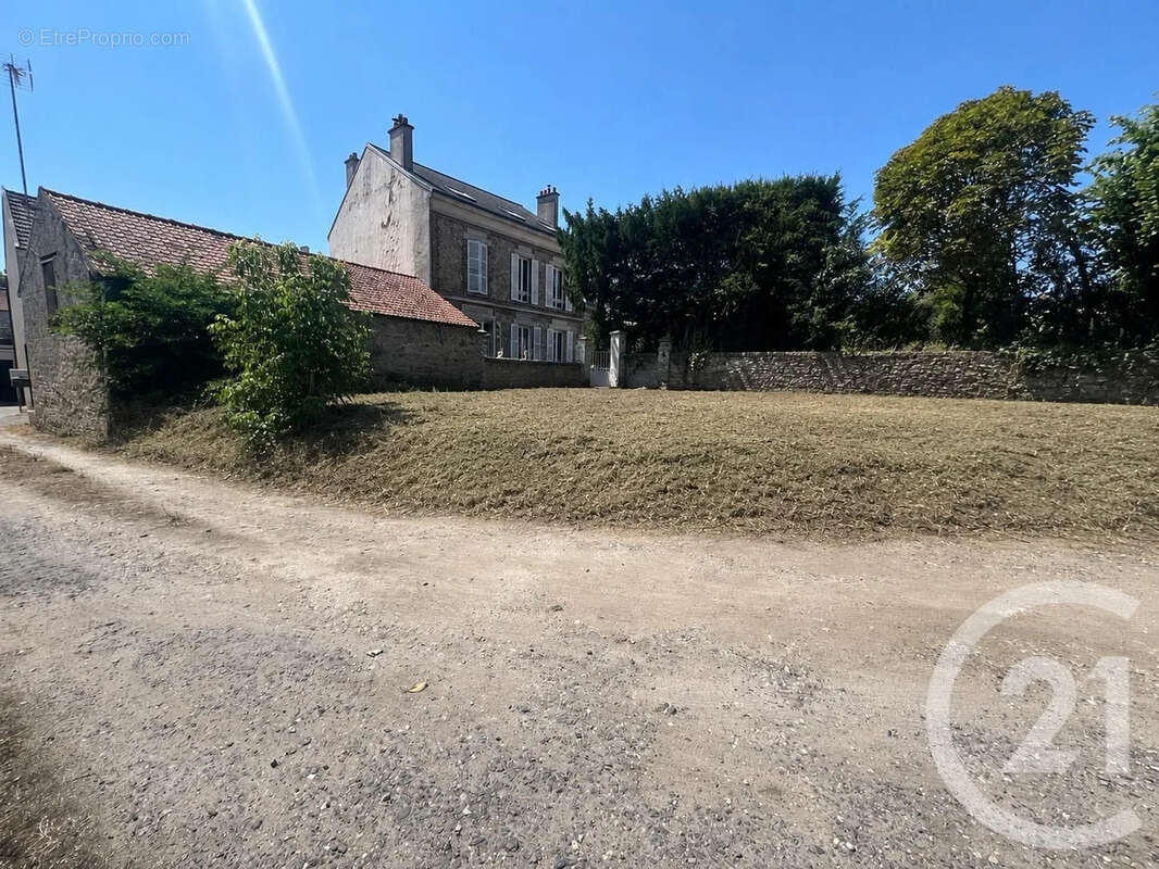 Terrain 253 m² à Juilly  - photo 2