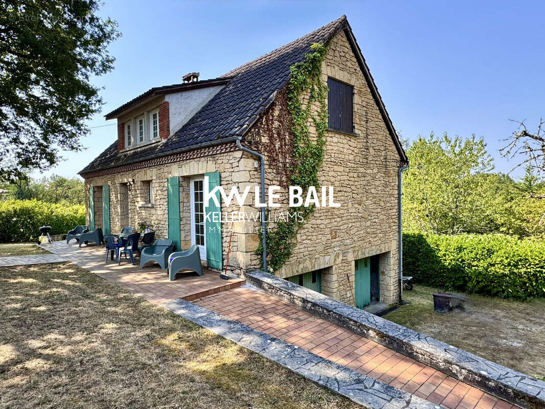 Maison à VEZAC