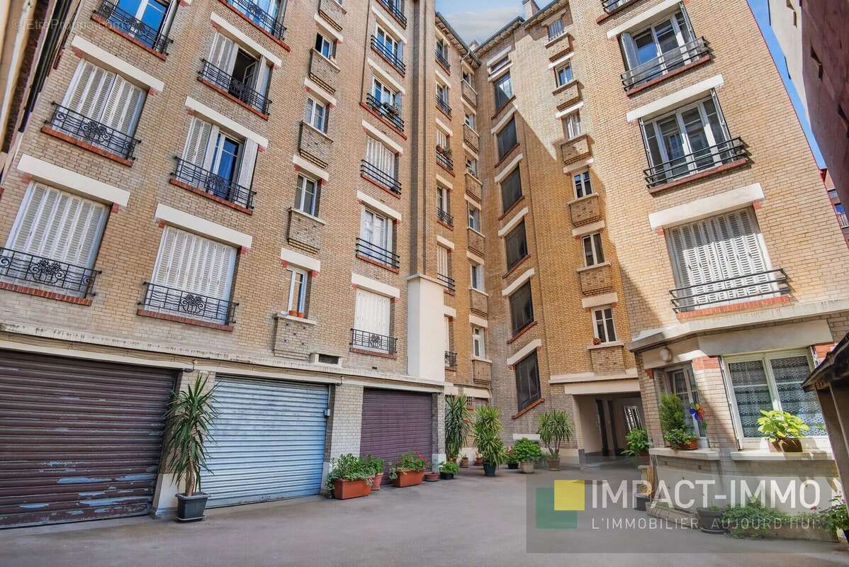 Appartement à COURBEVOIE