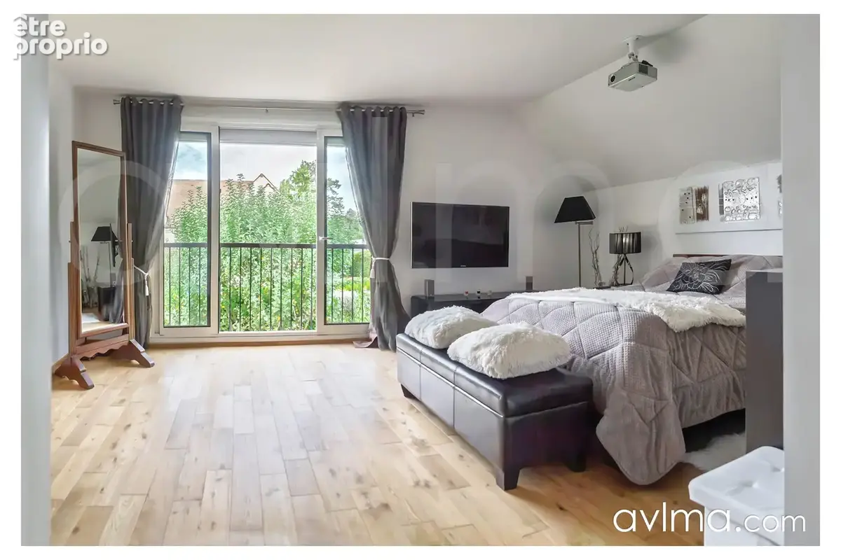 Belle maison familiale sur un terrain de 905m2 avec jacuzzi - Résidence avec tennis et piscine - photo 14