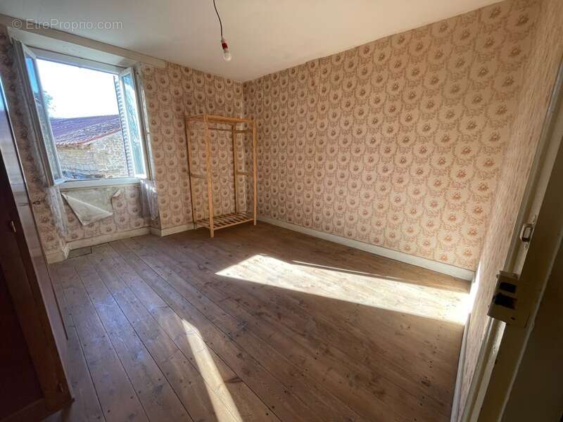 Maison à CHATEAUPONSAC