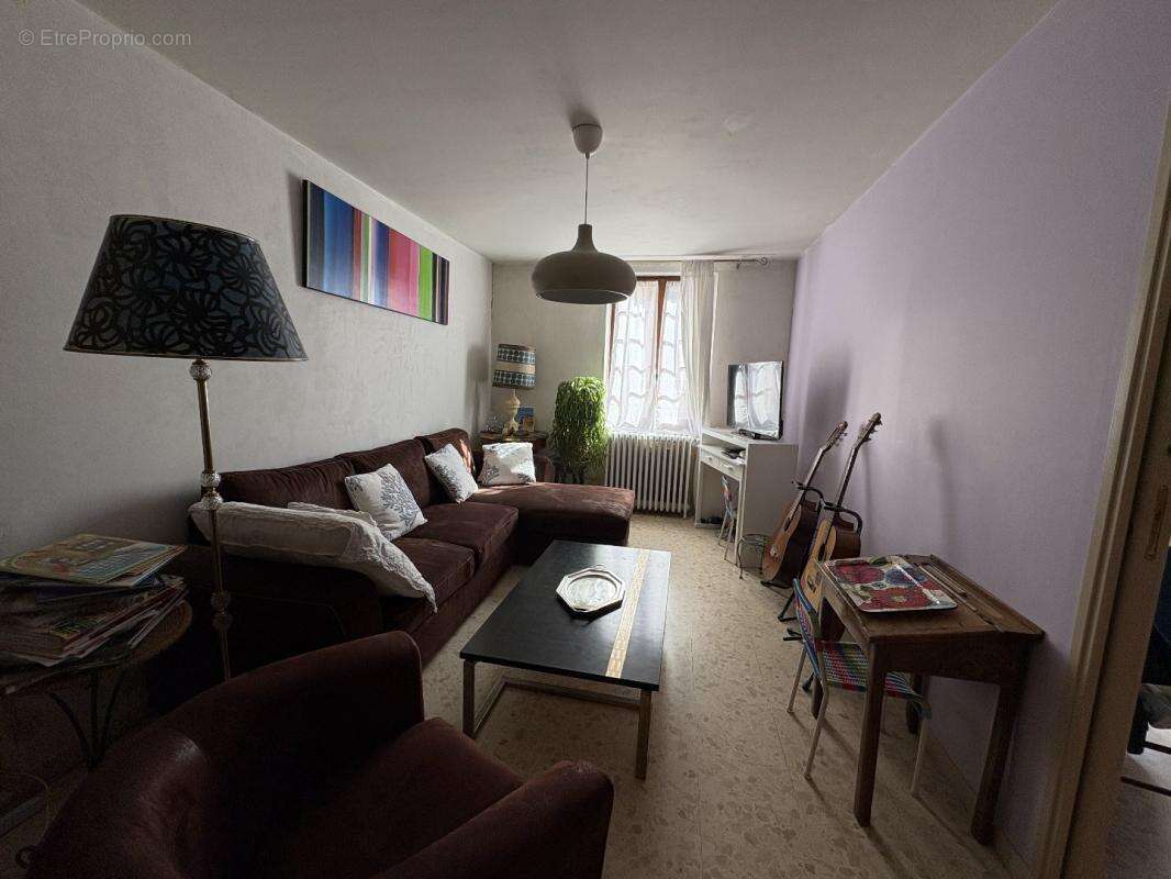 Maison à LACAPELLE-MARIVAL