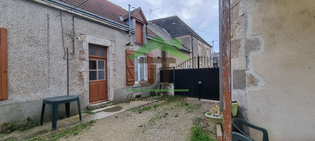Maison à VILLERMAIN