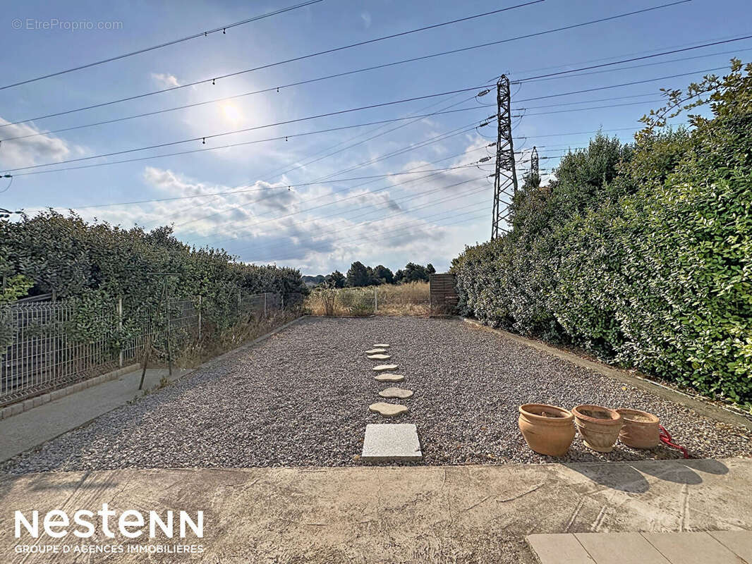 Maison récente avec grand jardin et potentiel de vie de plain-pied - photo 3