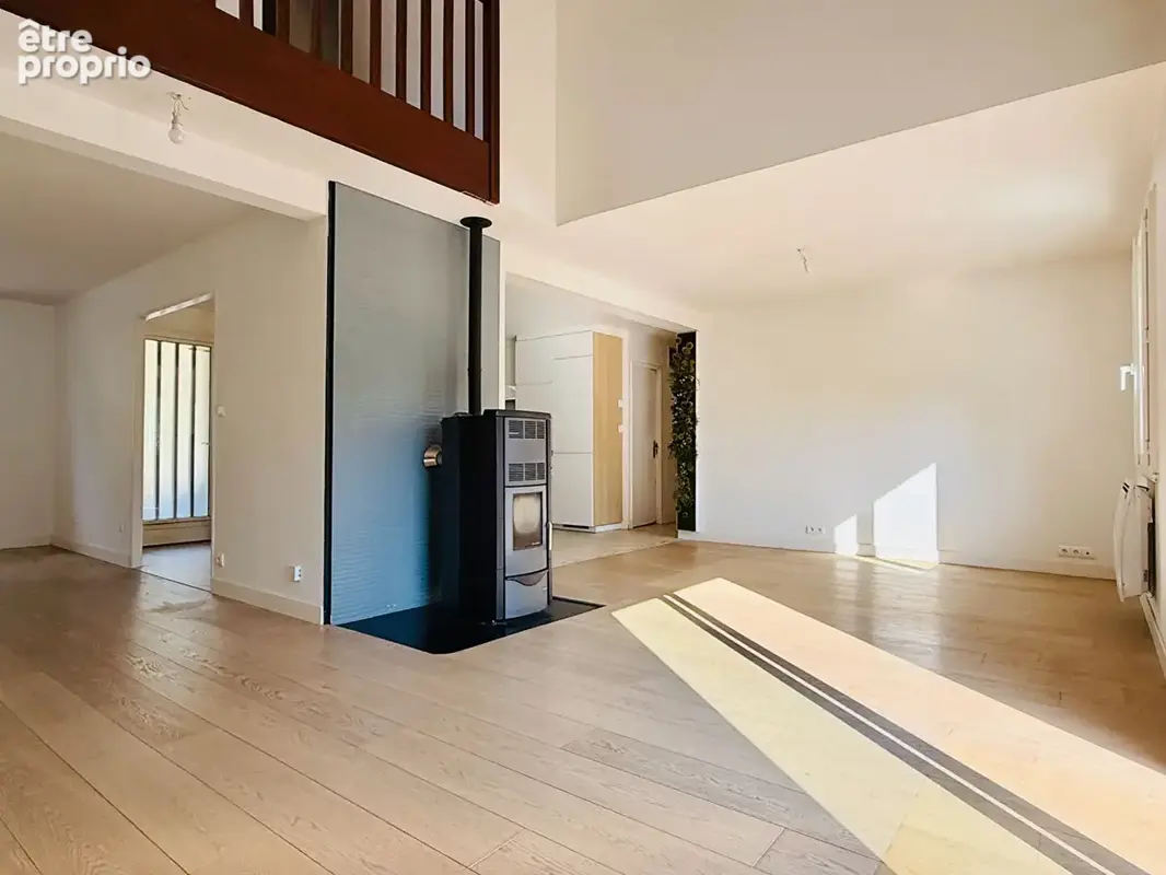 Maison familliale avec 1200 m2 de terrain - photo 2
