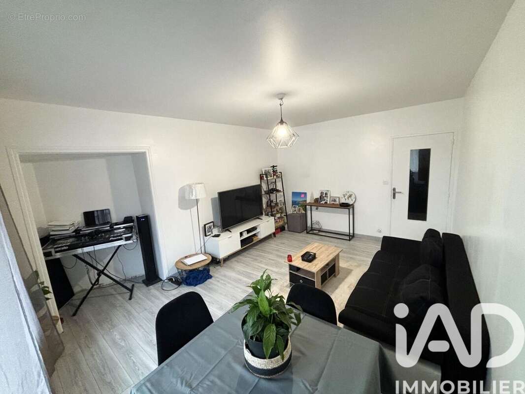 Photo 2 - Appartement à THORIGNY-SUR-MARNE