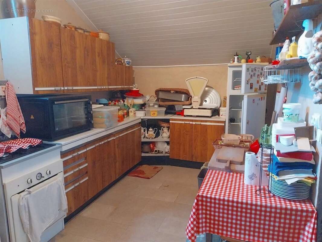 Maison à SAINT-HILAIRE-SUR-BENAIZE