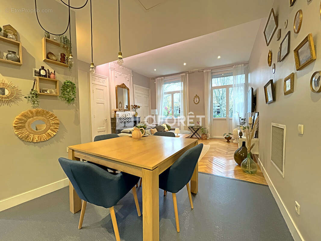 Appartement à SAINT-ETIENNE