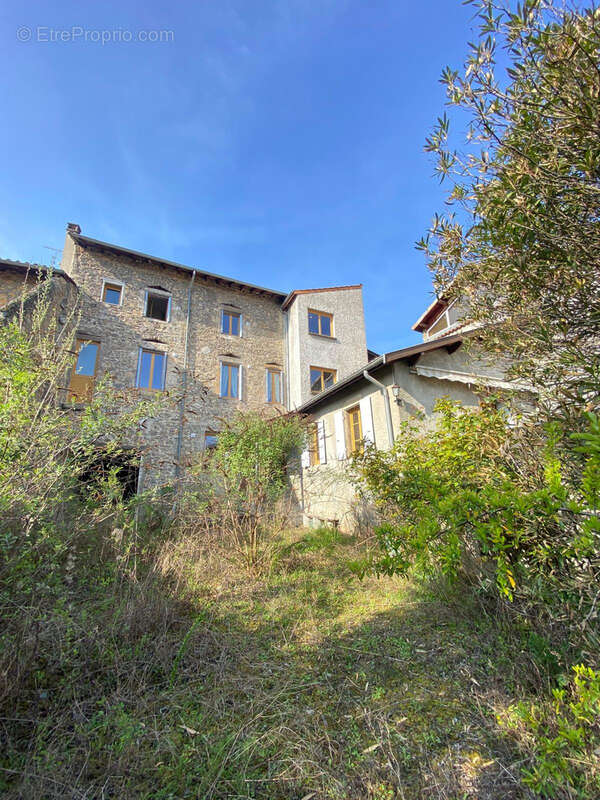 Appartement à SERRIERES