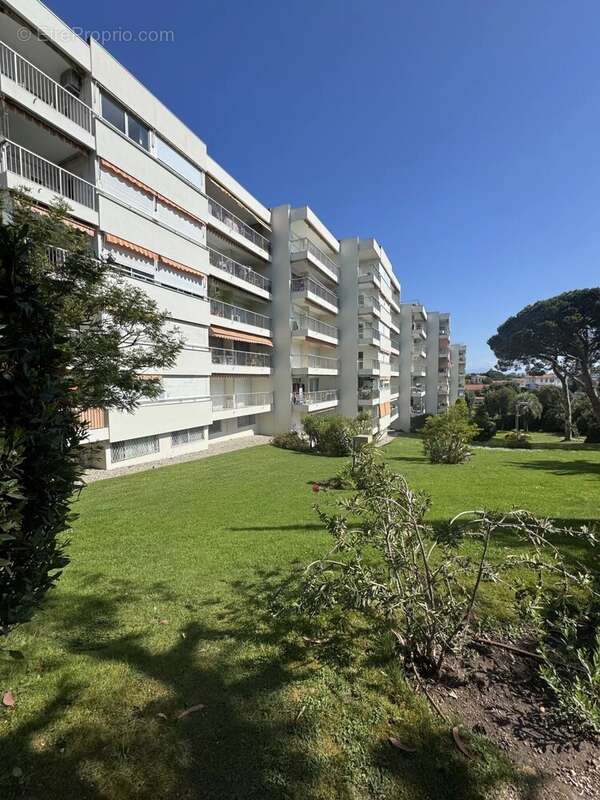 Appartement à VALLAURIS