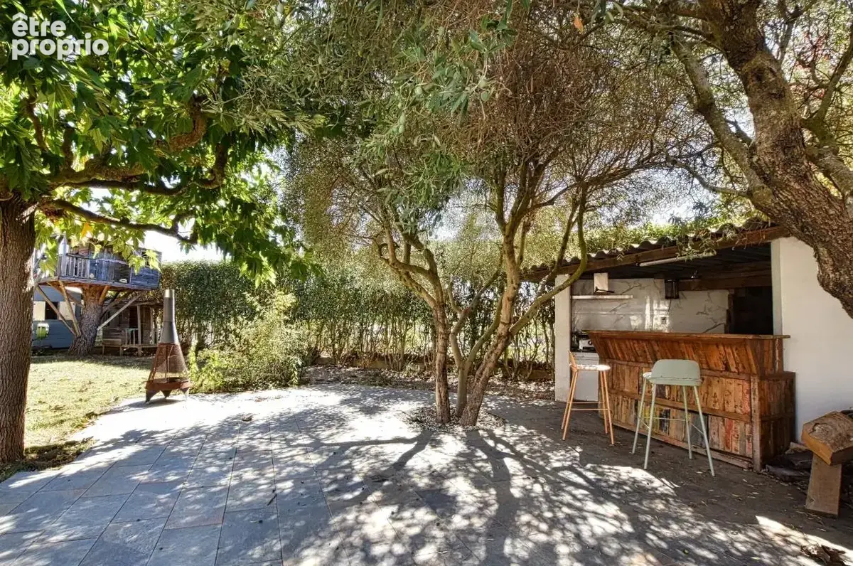 Villa de plain-pied avec piscine et appartement indépendant au calme - photo 12