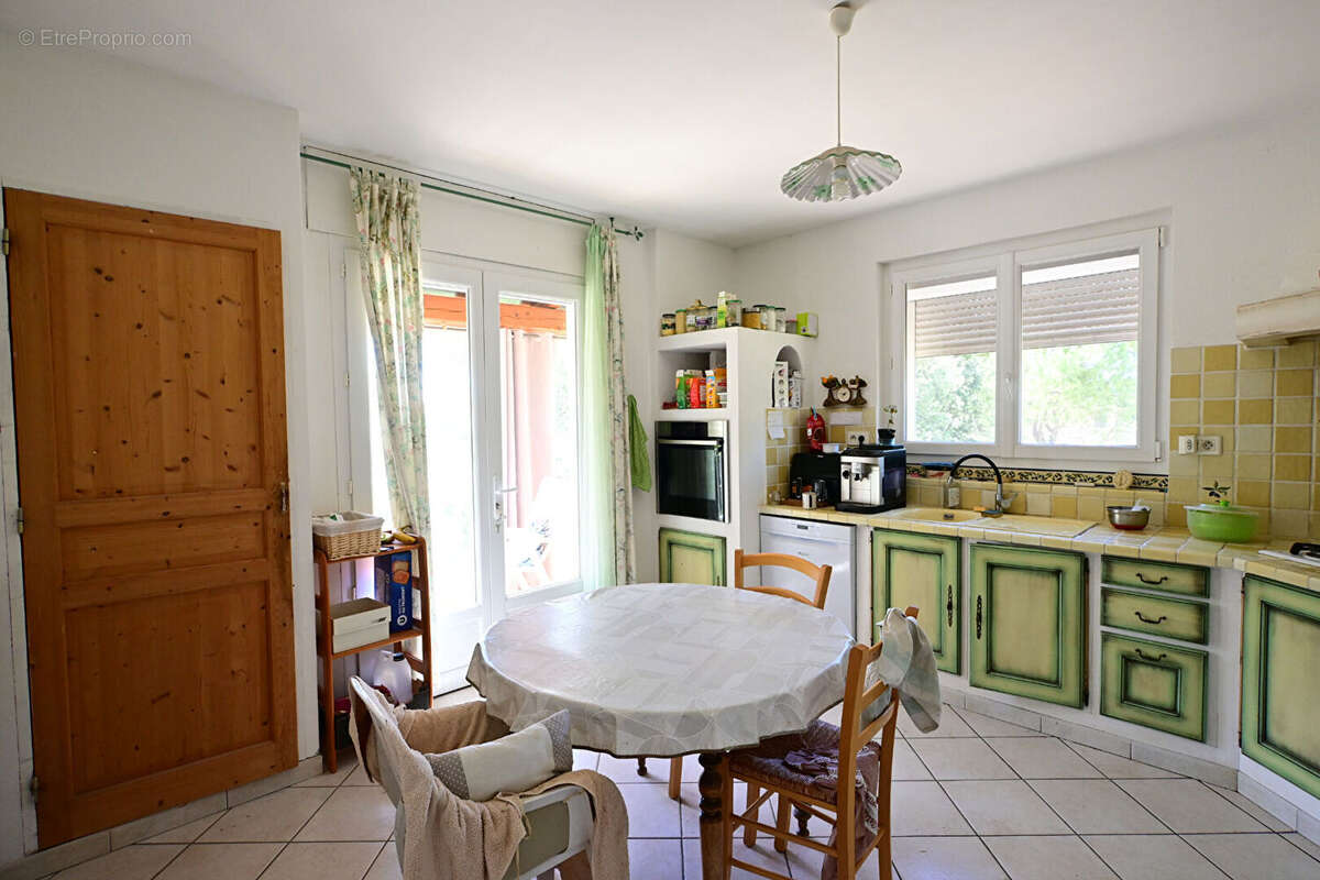 Maison à L'ISLE-SUR-LA-SORGUE