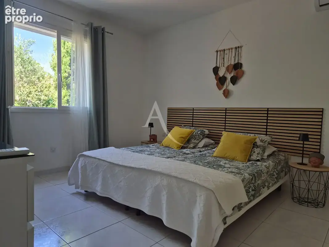 Villeveyrac : Élégante villa de plain-pied -210 m² de surface au sol - Charme méditerranéen avec piscine - photo 13