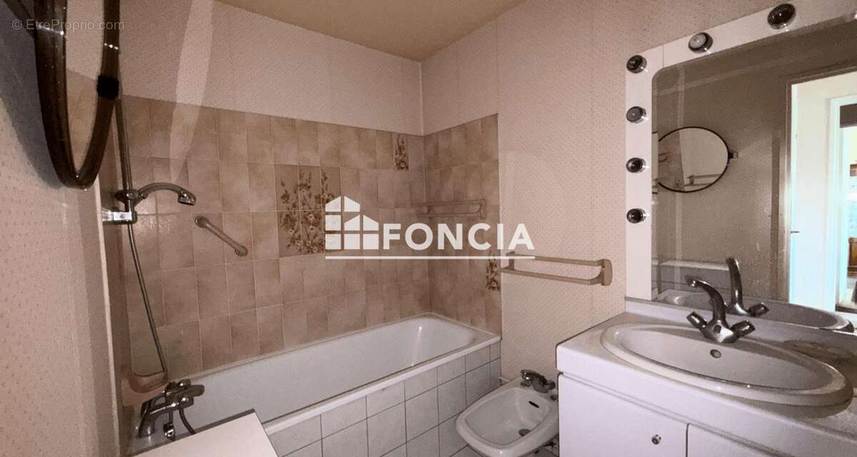 Appartement à PARIS-20E