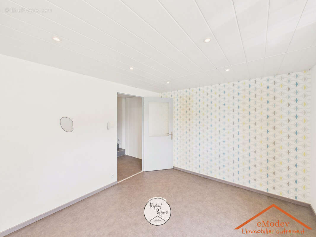 Maison 95 m² à Urimenil  - photo 6