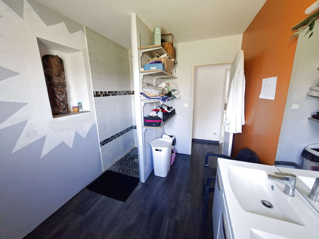 Maison à COURS-DE-PILE