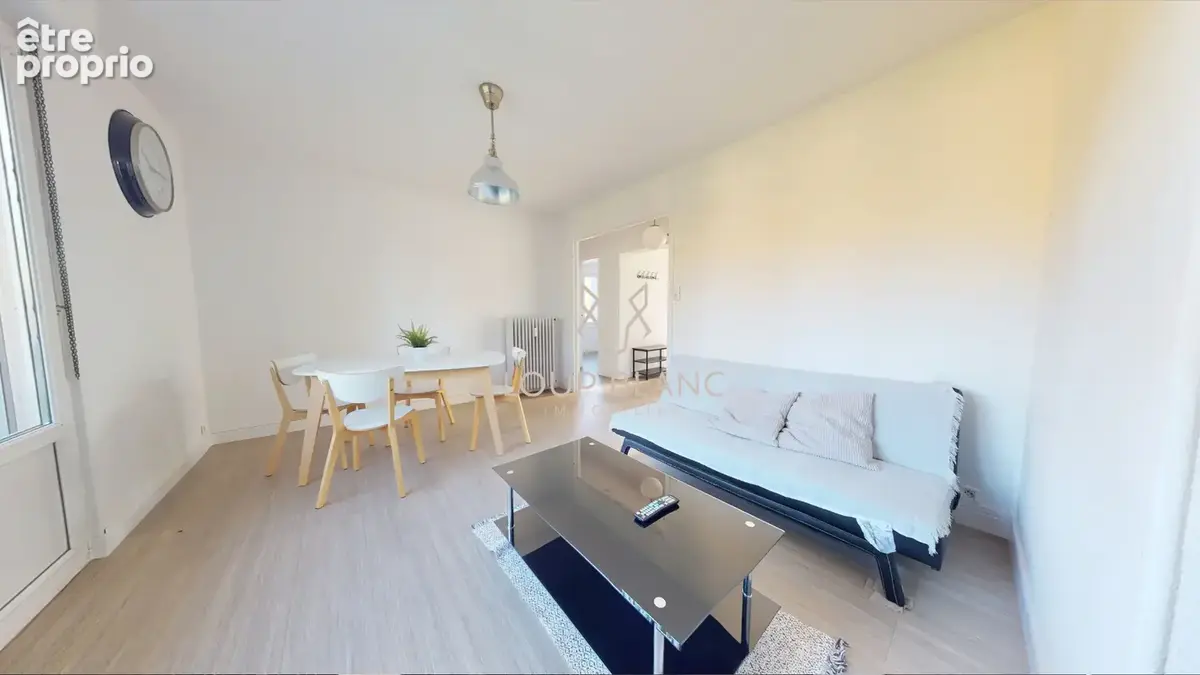 Appartement 3 pièces en plein centre-ville avec balcon, garage, cave et grenier - photo 2