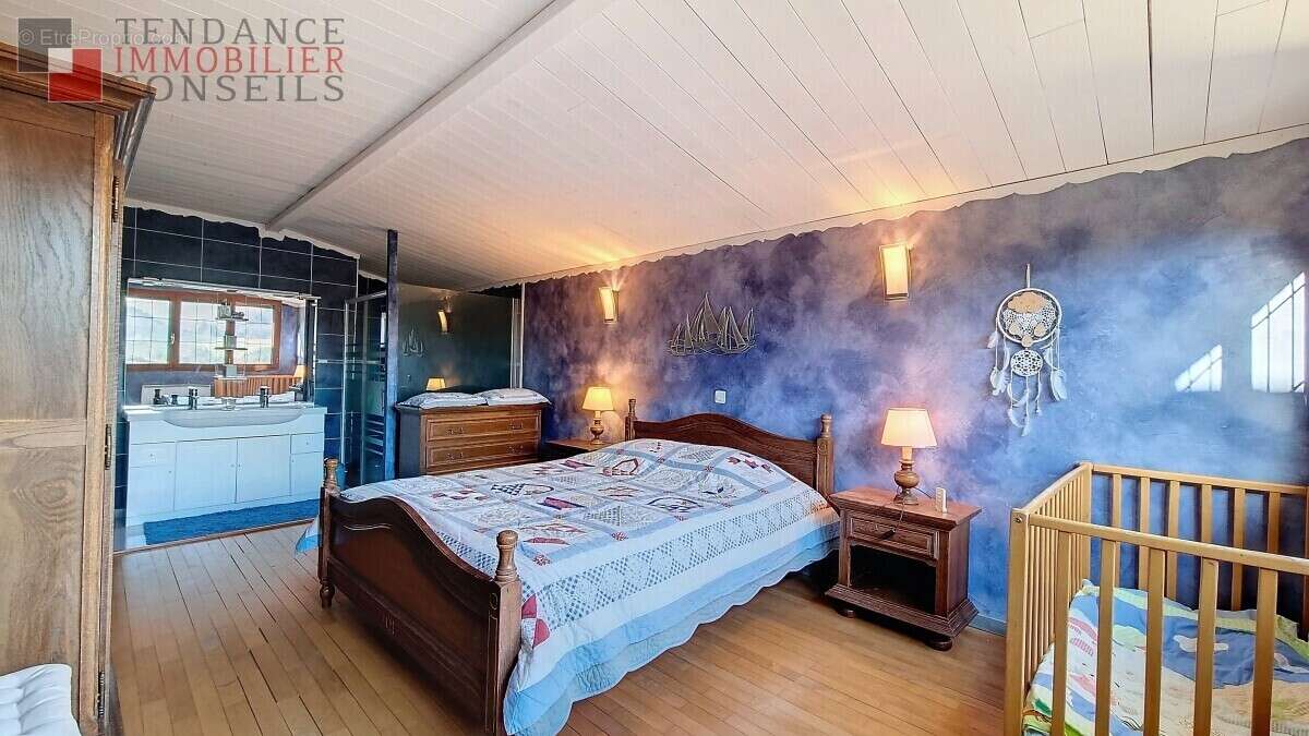 Maison à VAUX-EN-BEAUJOLAIS