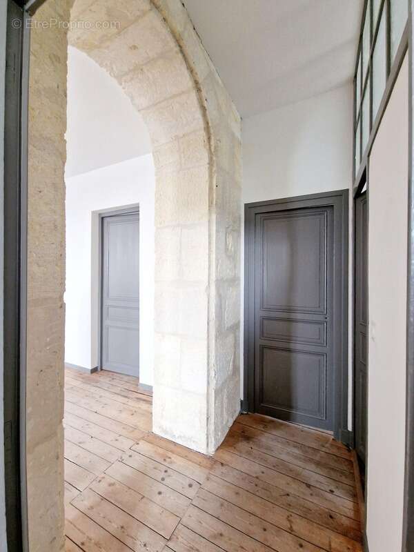 Maison à SAINT-JEAN-D'ANGELY