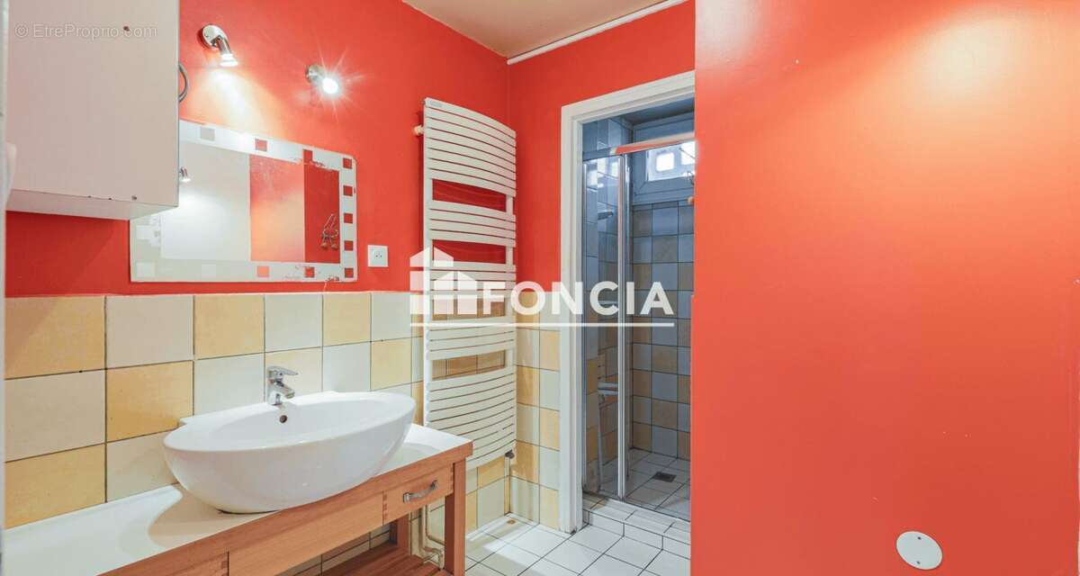 Appartement à LE PONT-DE-CLAIX