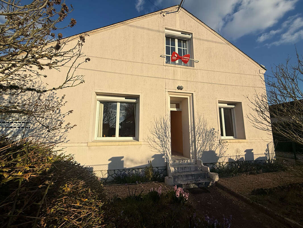 Maison à FLEURY-LES-AUBRAIS