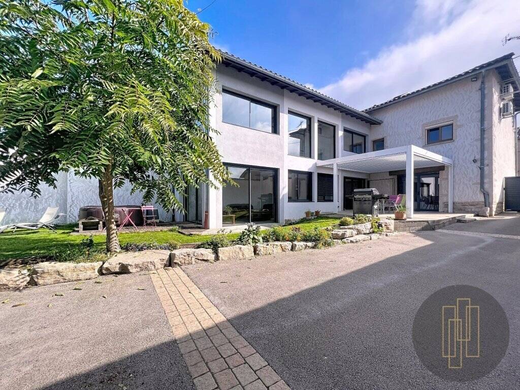 Maison à MONTMERLE-SUR-SAONE