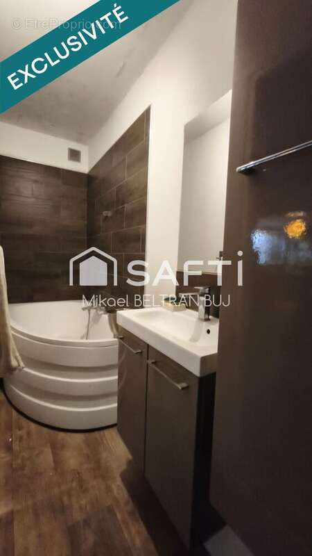 Commerce 108 m² à Sete  - photo 6