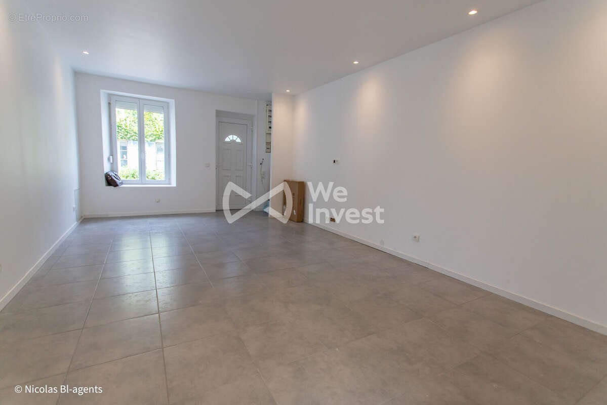 Maison à LA FERTE-MILON