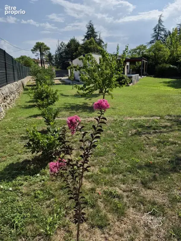 Maison très récente et de plain-pied à AUBENAS, avec beau te - photo 4