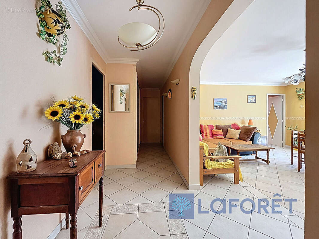 Appartement à SIX-FOURS-LES-PLAGES