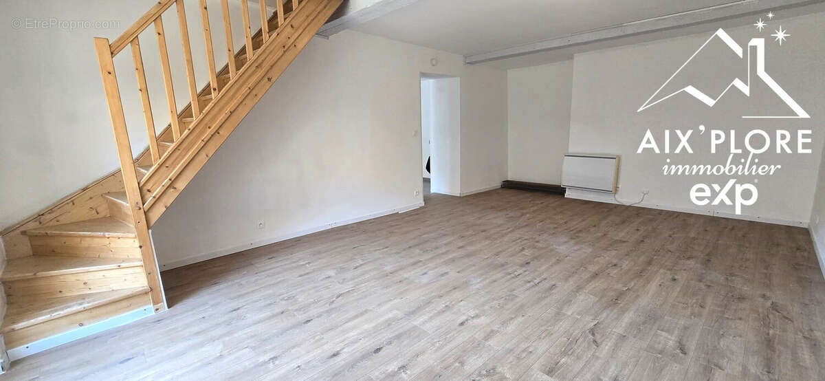 Maison 98 m² à Saint-Jean-Le-Vieux  - photo 6