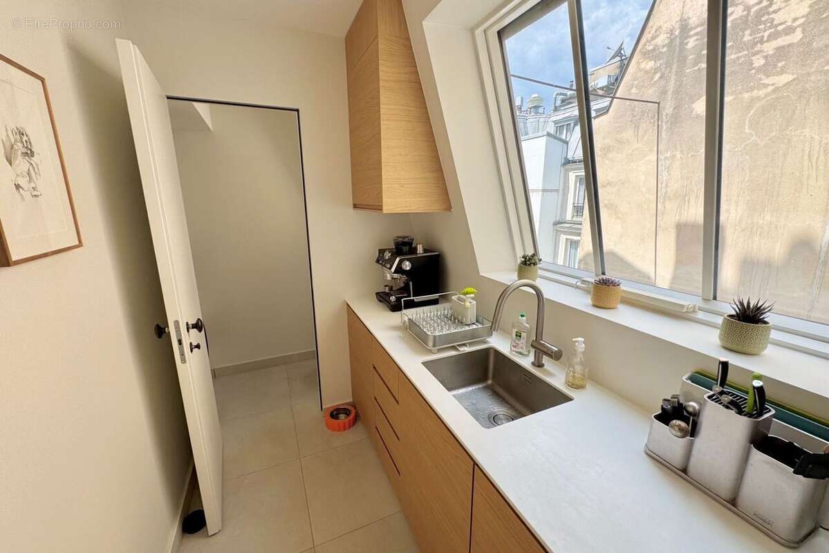 Appartement à PARIS-8E