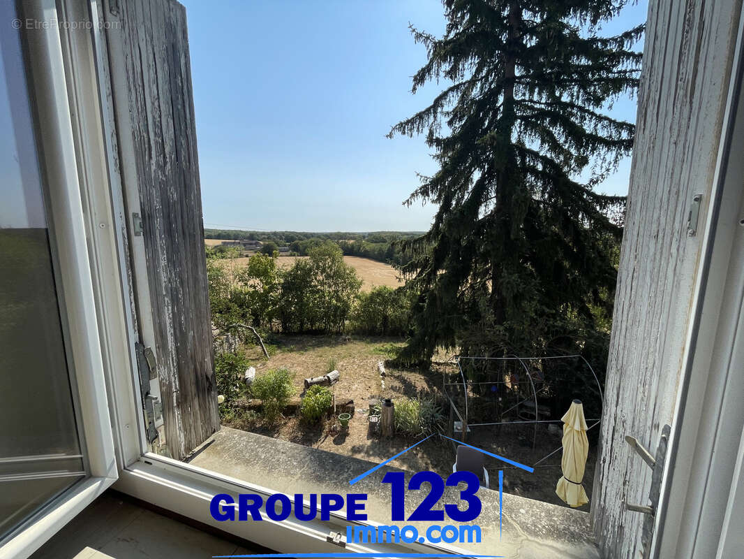 Maison double sur les hauteurs de Clamecy (58) de plus de 180 m2 - photo 19