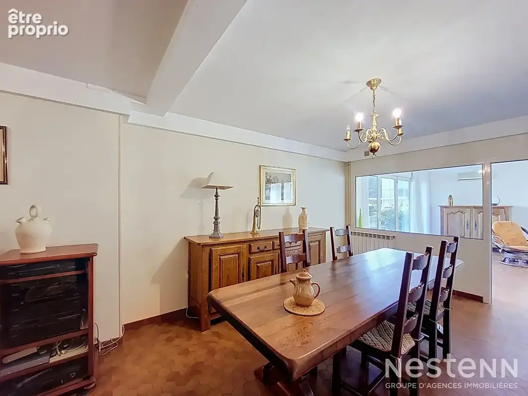 A Vendre Maison de 185 m² avec jardin clôturé dans un quartier résidentiel de Condom. - photo 8