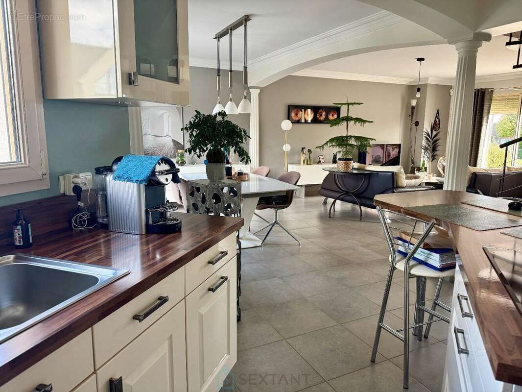 Maison à MOUSSEAUX-SUR-SEINE