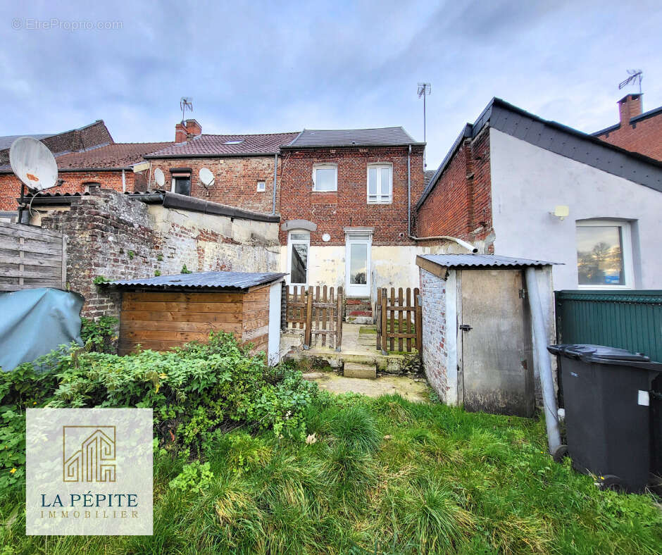 Maison à PONT-SUR-SAMBRE