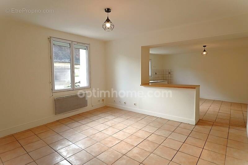 Appartement à LONGPERRIER