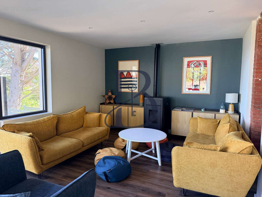 Maison à DONVILLE-LES-BAINS