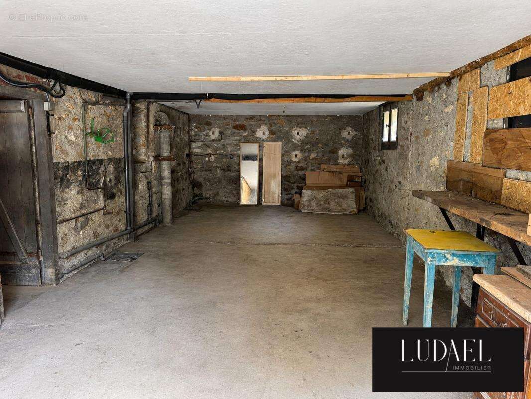 Maison familiale à rénover avec grand jardin, sous-sol complet - photo 10