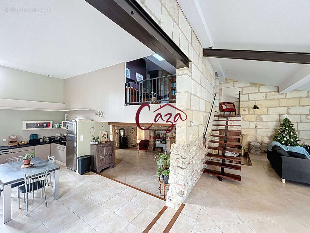 Maison à CAMBLANES-ET-MEYNAC