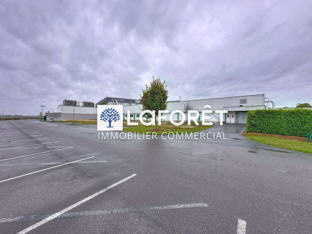 Commerce à GUIGNICOURT