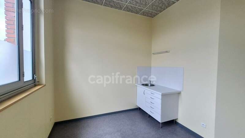 Réelle Opportunité en exclusivité – Baisse de Prix ! Locaux / Bureaux à Tarbes - photo 13