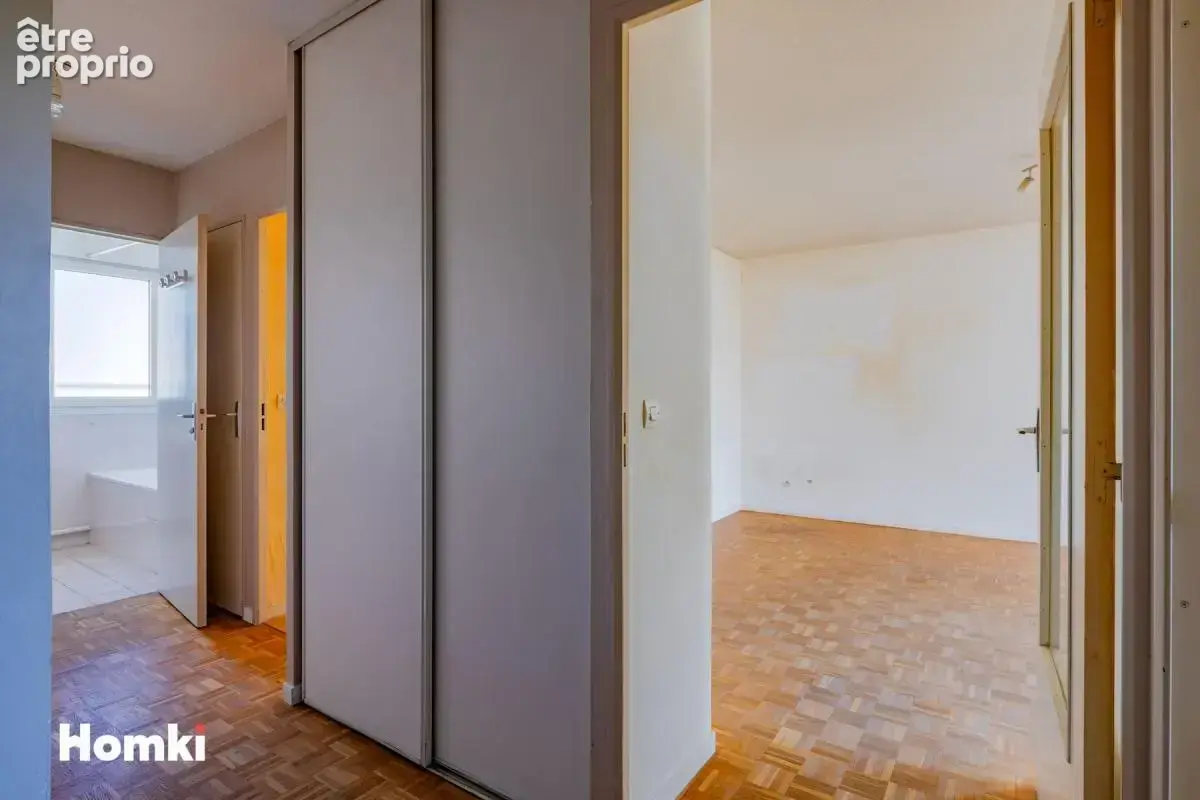 Lyon 3ᵉ – T2 de 48,37 m² avec balcon, garage et cave - Avenue Felix Faure - photo 6