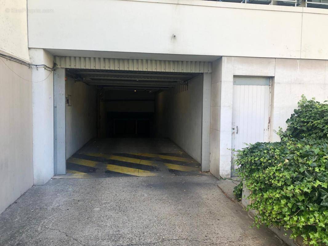 Parking à VINCENNES