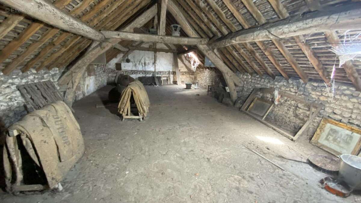 Maison ancienne à fort potentiel – Centre-bourg dynamique  - photo 12