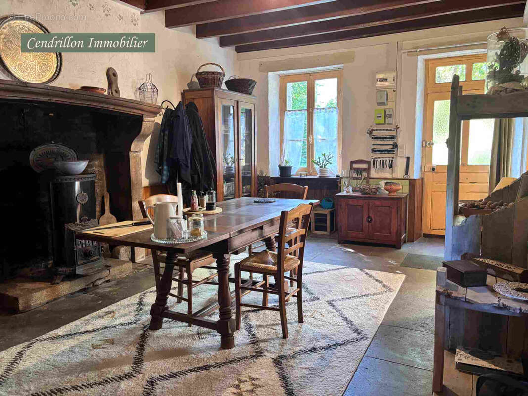 Maison en pierres 120m2, dépendances, grange et terrains, typique du bien Creusois idéal, situé dans le Parc N - photo 6
