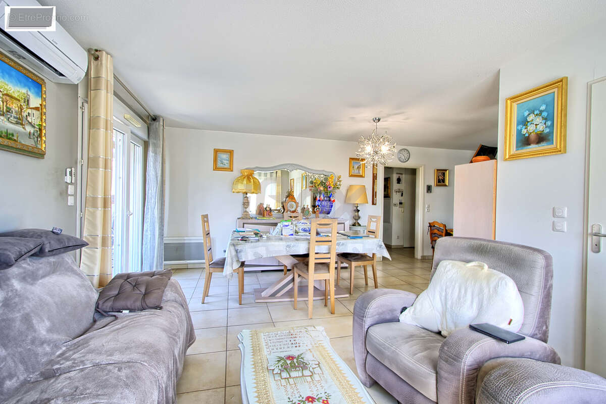 Appartement à CUERS