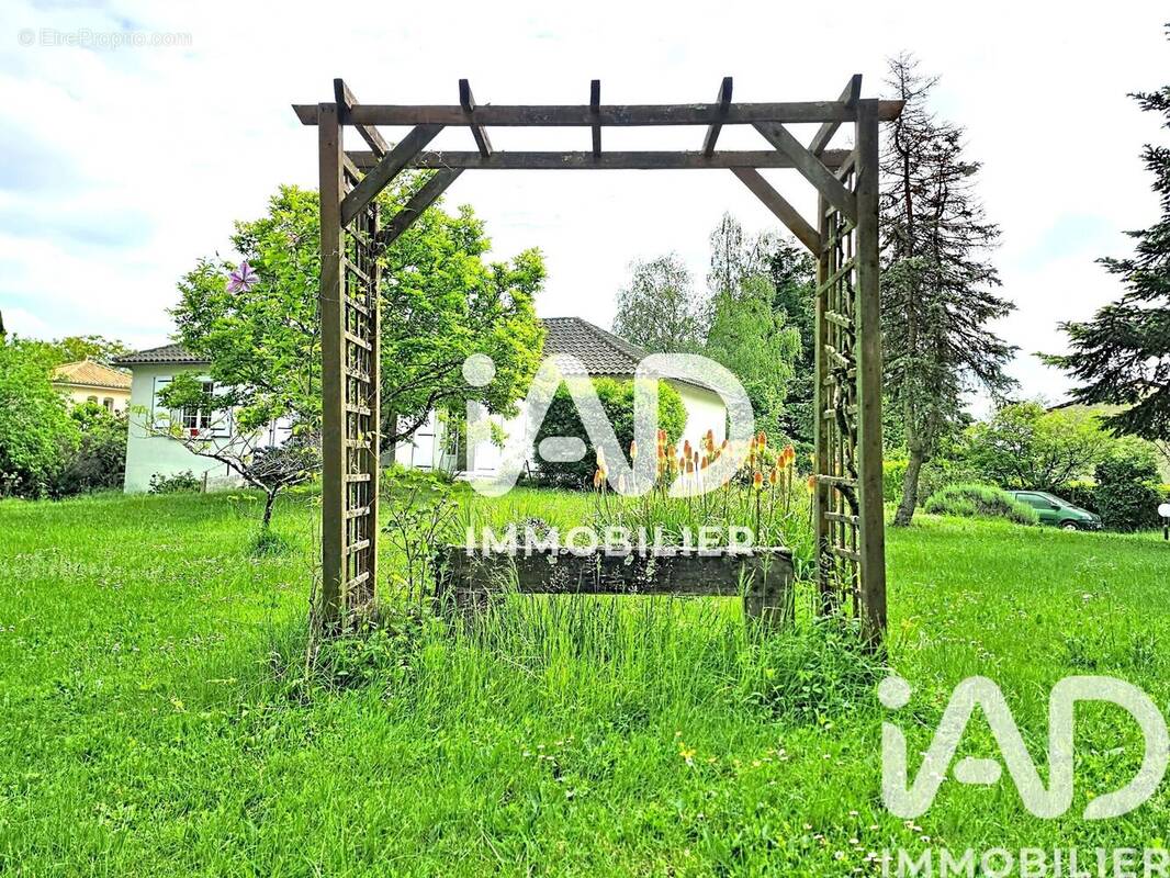 Photo 1 - Maison à SAVIGNY-LEVESCAULT
