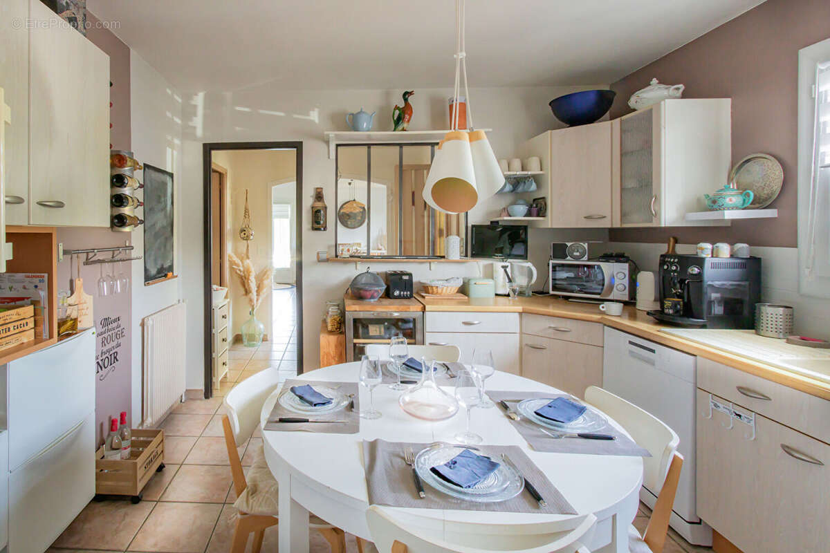 Maison familiale avec piscine au calme - photo 9