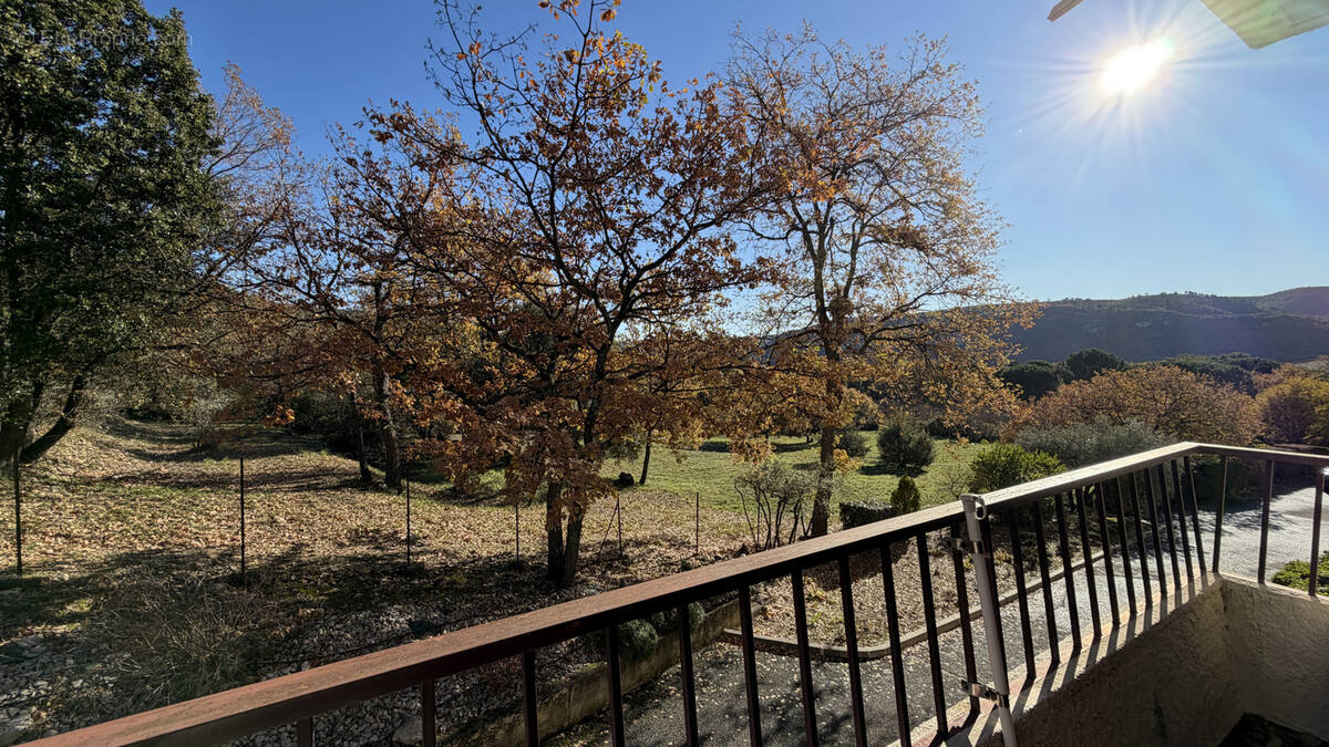 Appartement à GREOUX-LES-BAINS